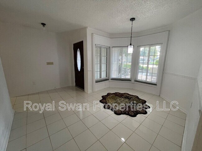 Photo - 222 Lakeview Dr