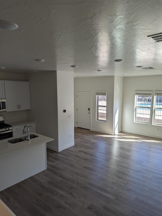 Photo - Azalea Townhome Poolside Living 3 Bed 2.5 ... Unidad 7