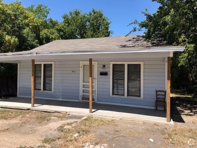 Building Photo - 2 bedroom 1 bath house in South Waco