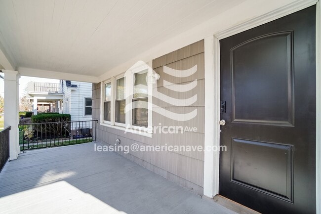 Photo - 737 Hampton Ave