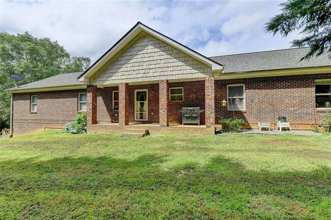 Photo - 3392 Hwy 53