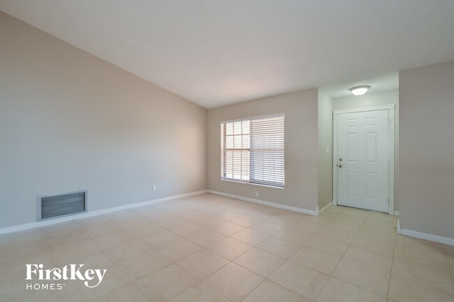 Photo - 1075 Shaffer Trail