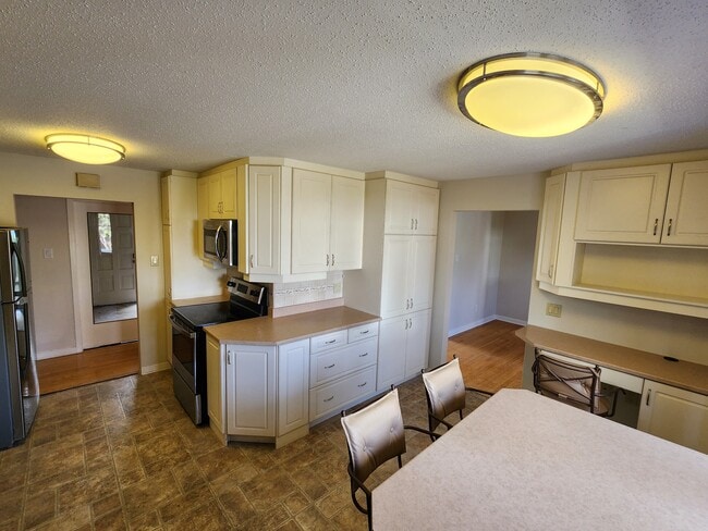 73 Queensline Dr Unit A