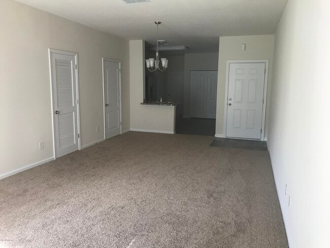 Photo - 389 Servia Dr