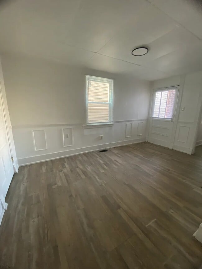 Photo - 353 N 27th St