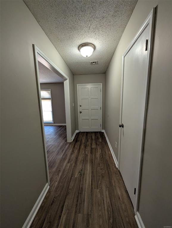 Photo - 2125 Edinburgh Dr