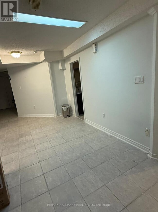 Photo - 5923 Sidmouth St