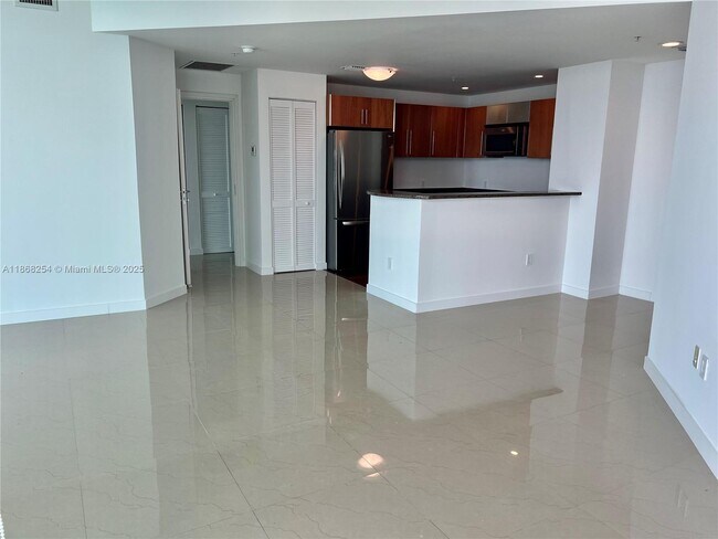 Photo - 300 S Biscayne Blvd Unidad 3710