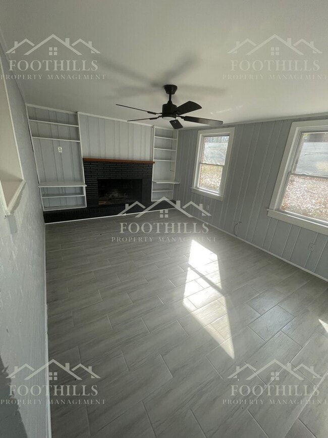 Photo - 301 Eskew Cir