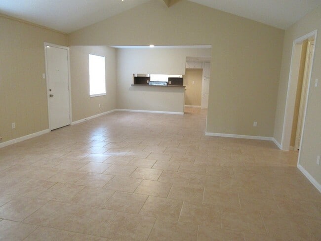 Photo - 714 Cherry Valley Dr