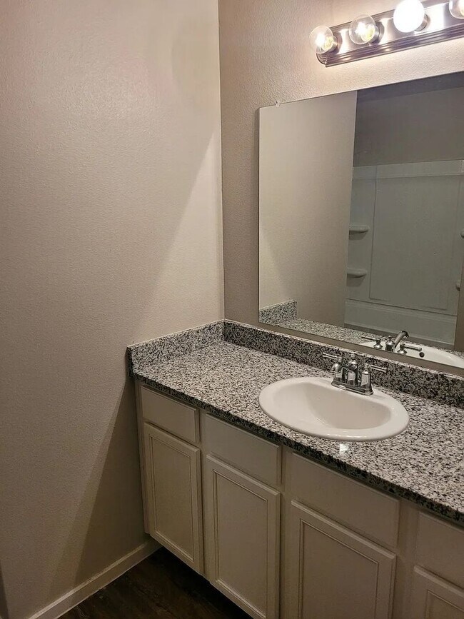 Photo - Move-In Ready 3BR Home | Schedule a Tour: 806-568-1471 Unidad A