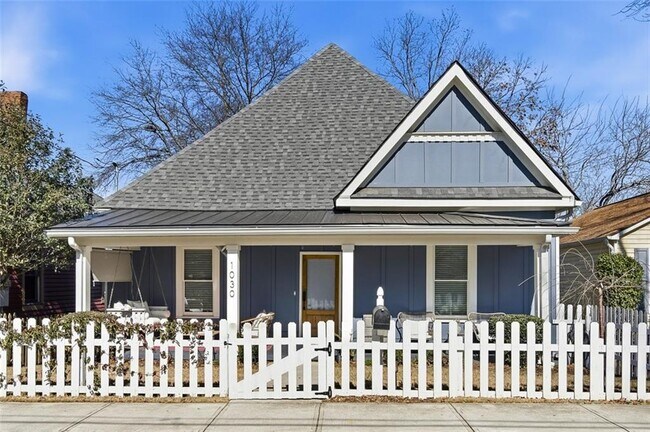 Building Photo - 1030 Kirkwood Ave SE