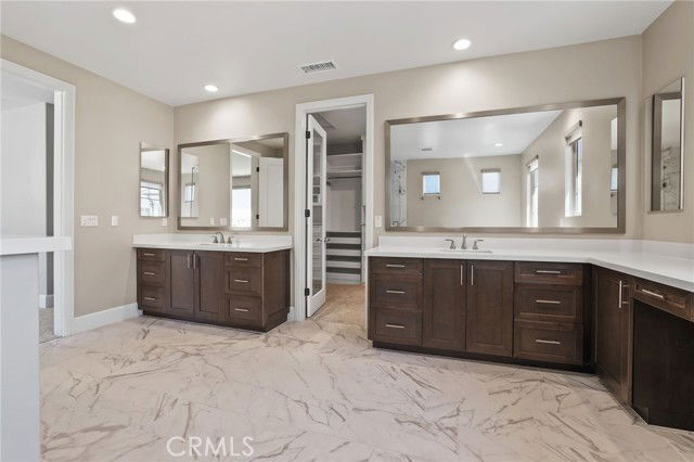 Building Photo - 77 Rockinghorse