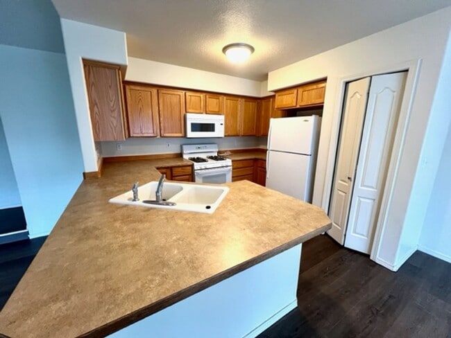 Photo - Lovely Single Level 3 Bedroom home in Redmond!