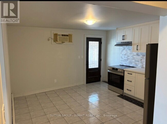 Photo - 2005 Dufferin St