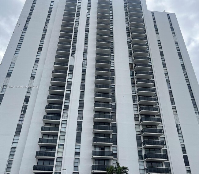 Photo - 3675 N Country Club Dr Condominio Unidad 2203