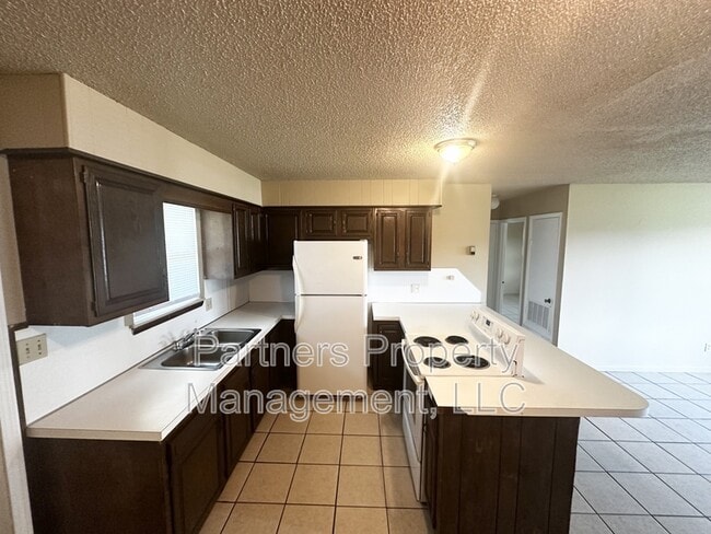 Photo - 111 N Pine Ave