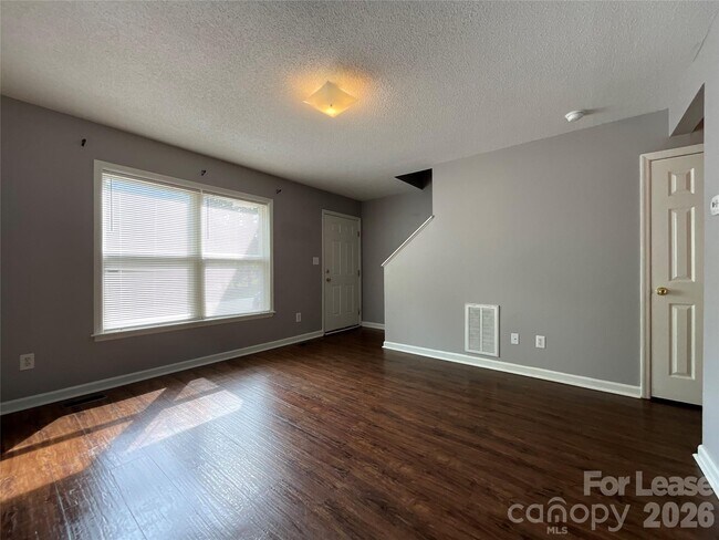 Photo - 206 W 15th St