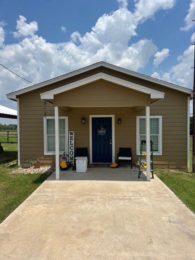 Building Photo - 1962 HCR 1414 Rental