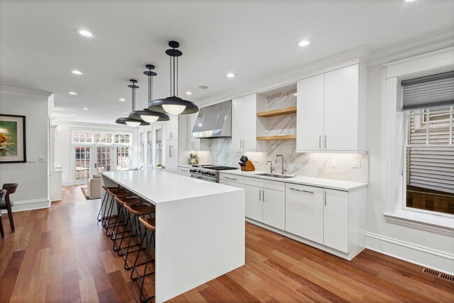 Photo - 4322 N Hermitage Ave