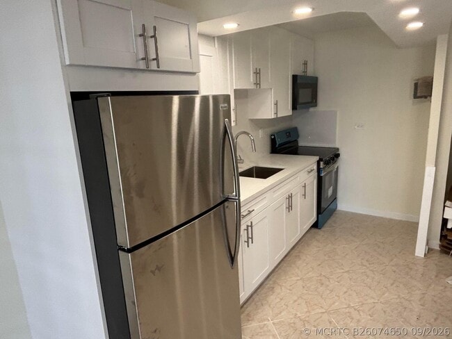 Photo - 250 174th St Unit 910