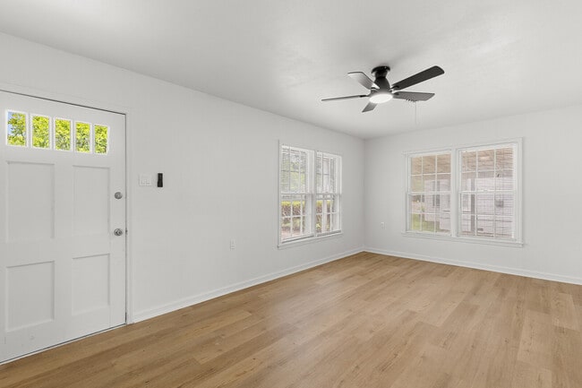 Photo - 3004 Reuter Ave