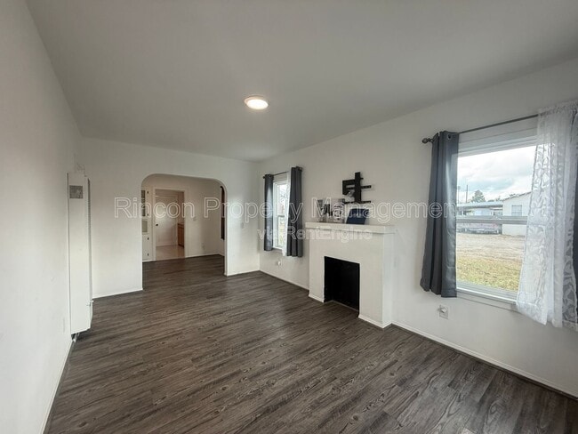 Building Photo - 2523 Alvarado St Unit 2521 2553