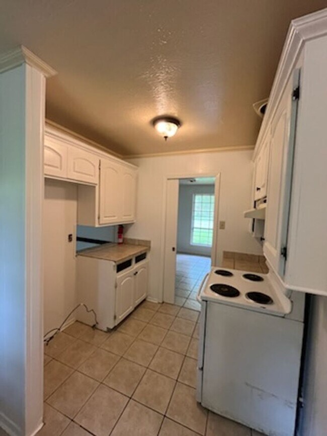 Photo - 3219 Lakewood Dr