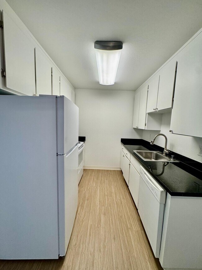 450 Alameda del Prado Unit I