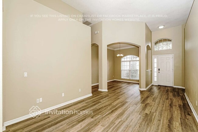 Photo - 945 Pickfair Terrace