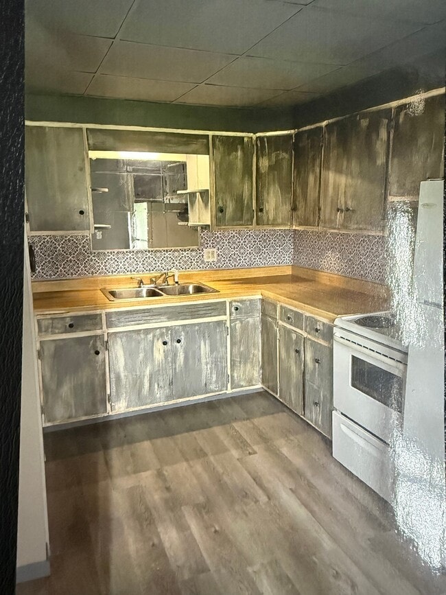 Photo - 121 E Church St