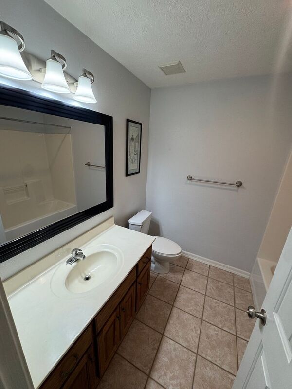 Photo - 5545 S Michigan Ave