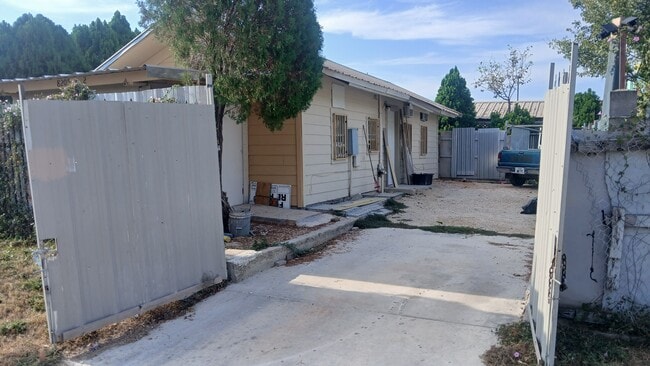 Building Photo - 8205 Glen Shadow Dr Rental