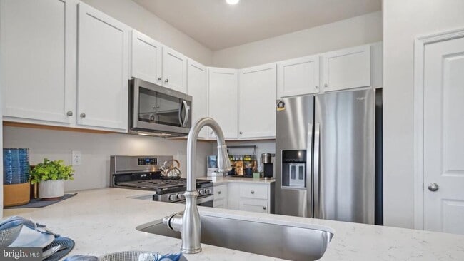 Photo - 80 Alexander Wy