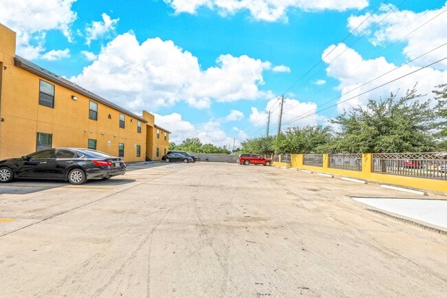 Photo - 2119 S Ejido Ave Unit 23