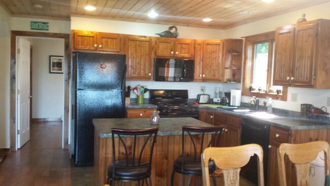 Photo - 401 Quarry Rd