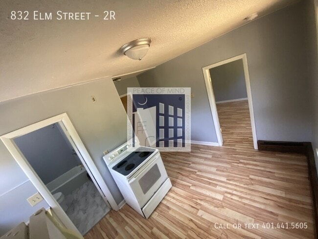 832 Elm St Unit 2R