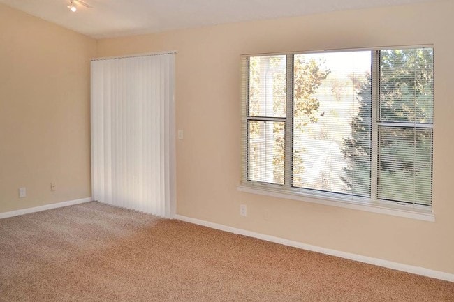 Living Area - Crossings of Bellevue