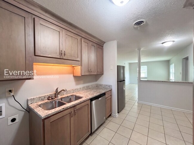 Photo - 1416 Moss Point Dr