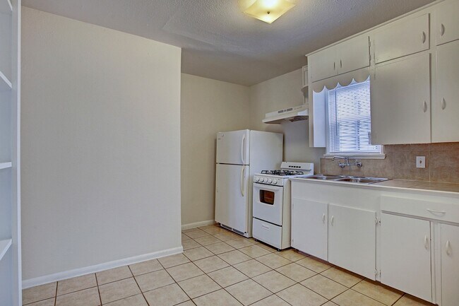 Photo - 2202 Park St Unit 08