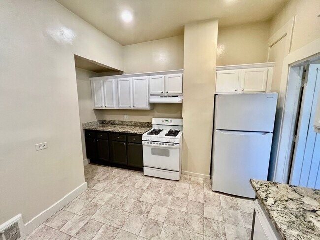 Photo - PM0501 - Webster St. Apts. (755-759) Unit 759