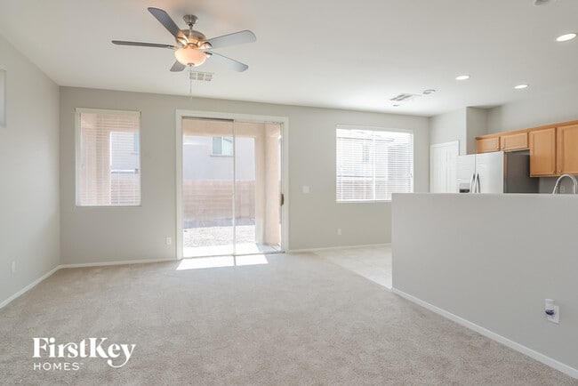 Photo - 4946 Copperlyn St