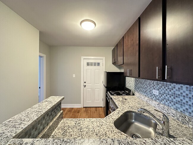 Photo - 2917 N Mildred Ave Unidad CC2