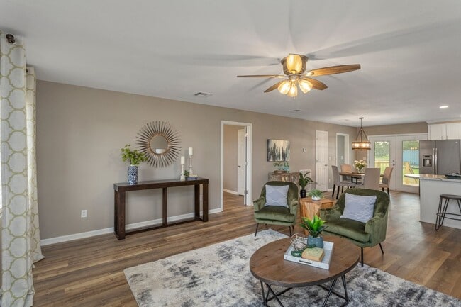 Photo - 127 Kathy Rd