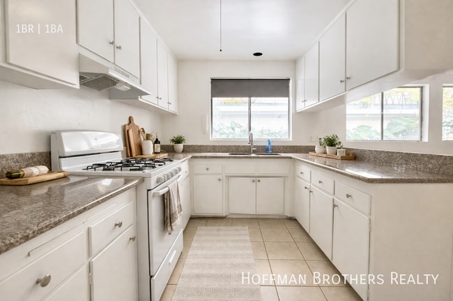 4033 Sunset Blvd Unit 4