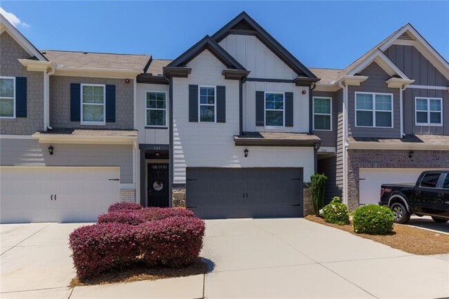 Building Photo - 723 Woodstock Grove Dr