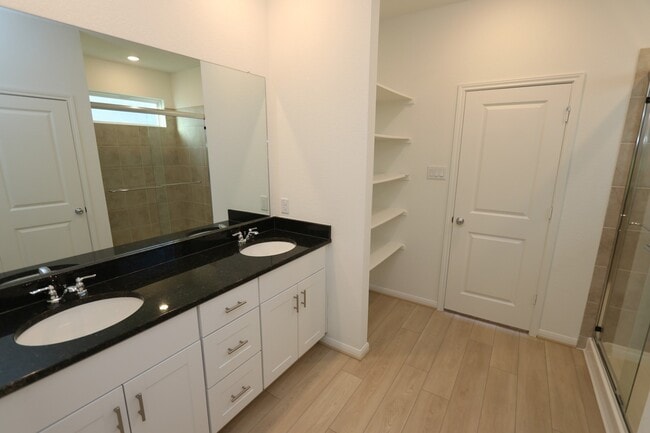 Building Photo - 2722 Forest Retreat Ln