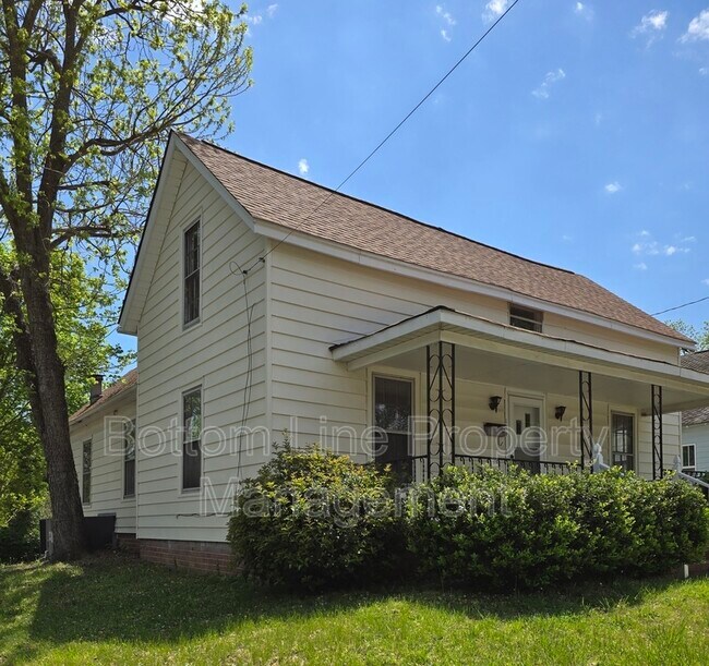 Photo - 184 Cabarrus Ave E