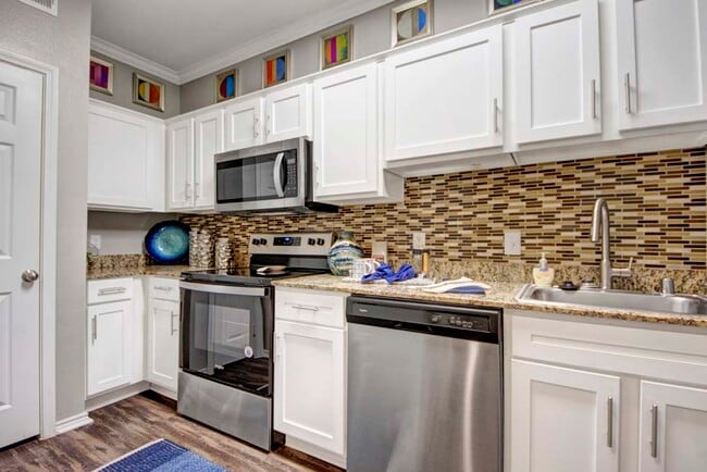 Building Photo - Vail Quarters Rental