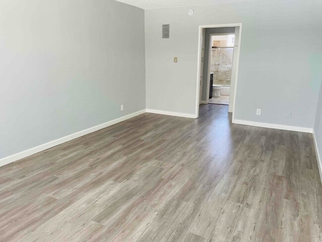 Photo - 2020 Preuss Rd Unidad 109